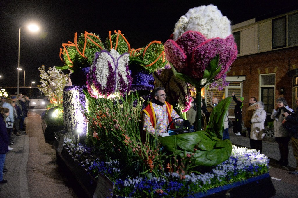 ../Images/Verlicht corso Noordwijkerhout 2019 106.jpg